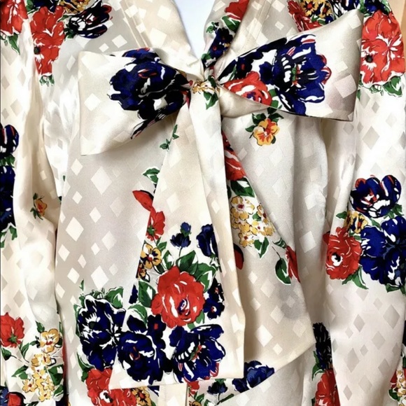 Tory Burch Silk Bow blouse size 4, NWT - Picture 2 of 4